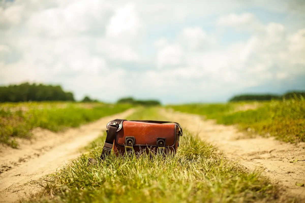 How to Write a Custom Order Brief for a Handmade Leather Bag